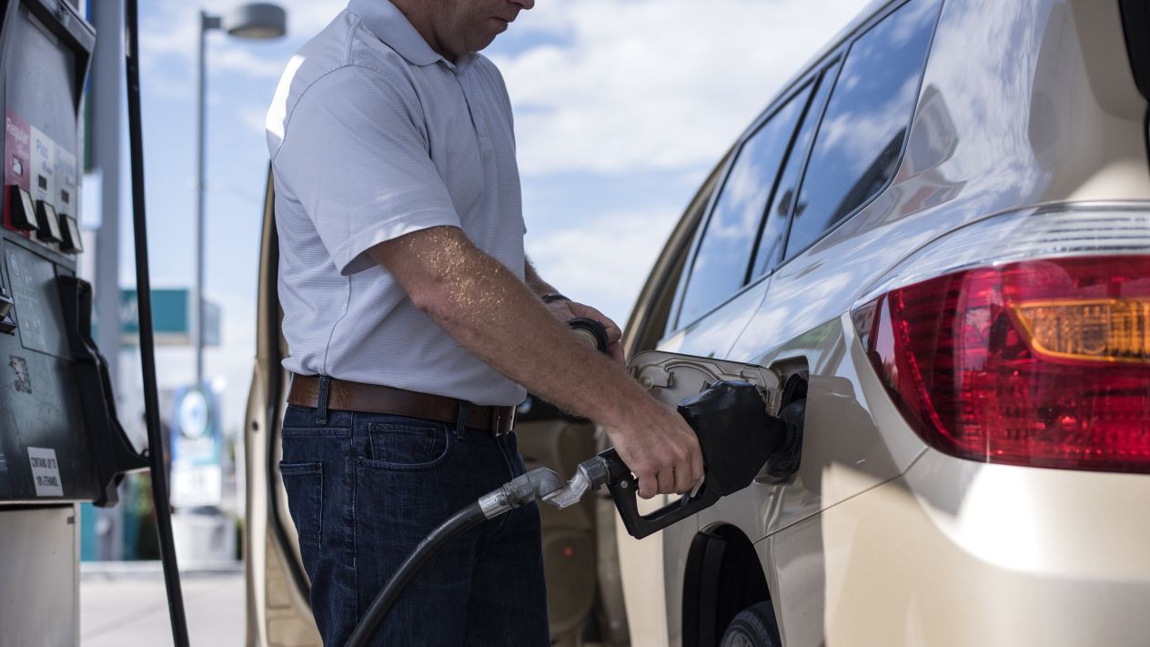 Más competencia bajaría precio de gasolinas, señalan especialistas